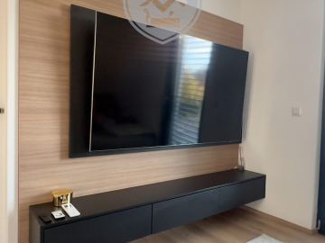 Televízna zostava s obkladom