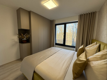 Dizajnová šatníková skriňa