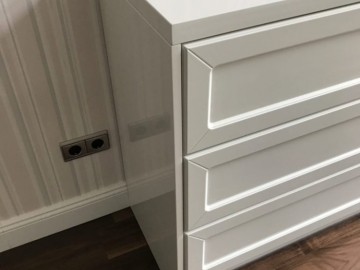 Detail použitého materiálu – MDF s povrchovou úpravou RAL vo vysokom lesku. 